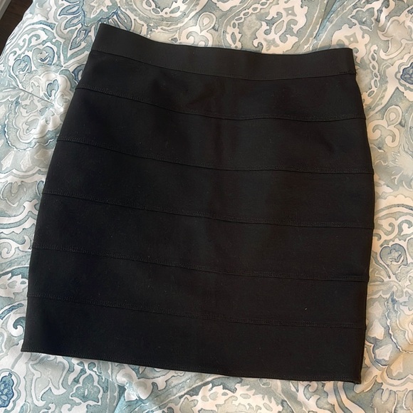 BCBGMaxazria Black Skirt s - Picture 1 of 3